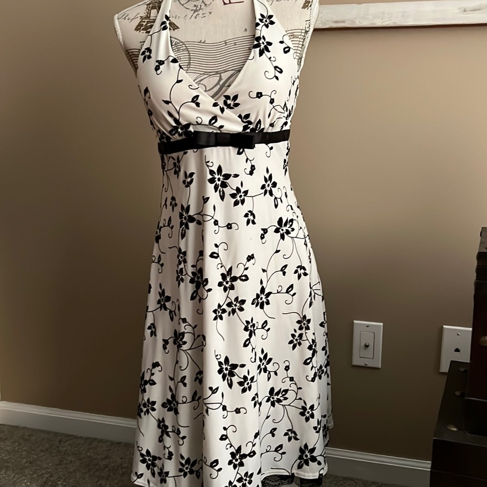 Beautiful dress by Only Triangles